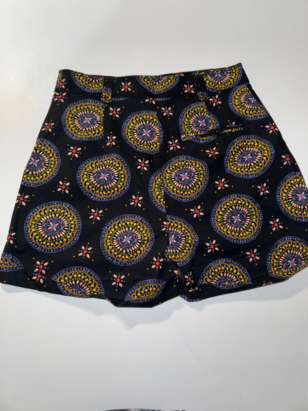Maeve Medallion Print Women's Shorts size 8 - Picture 4 of 4